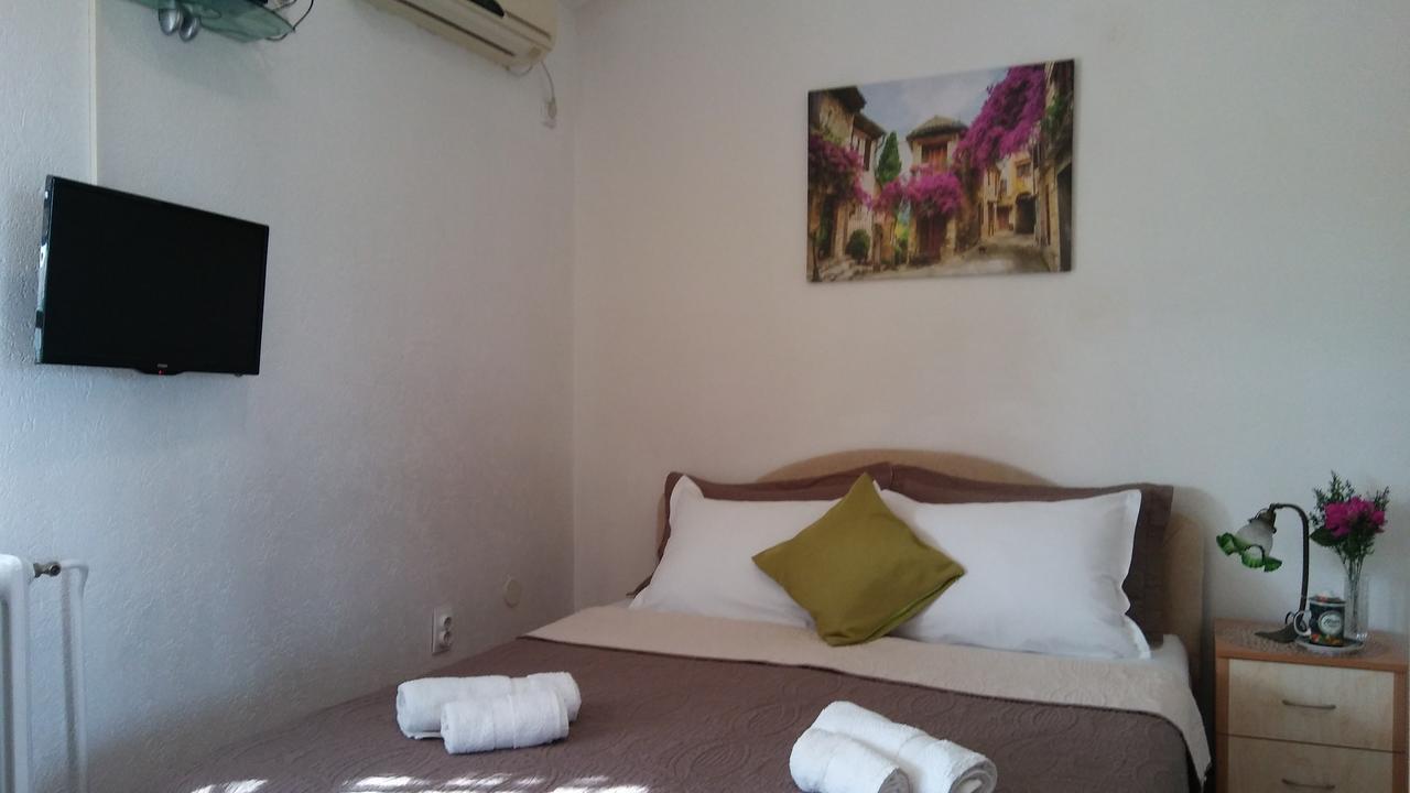 Guest House Villa Castio Petrovac Екстер'єр фото