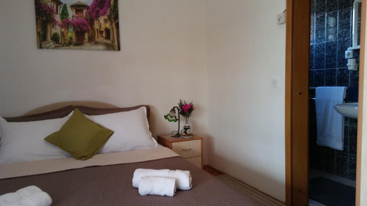 Guest House Villa Castio Petrovac Екстер'єр фото