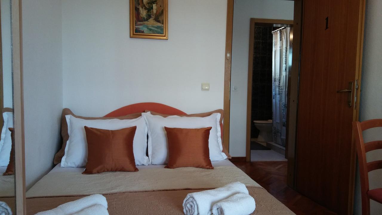Guest House Villa Castio Petrovac Екстер'єр фото