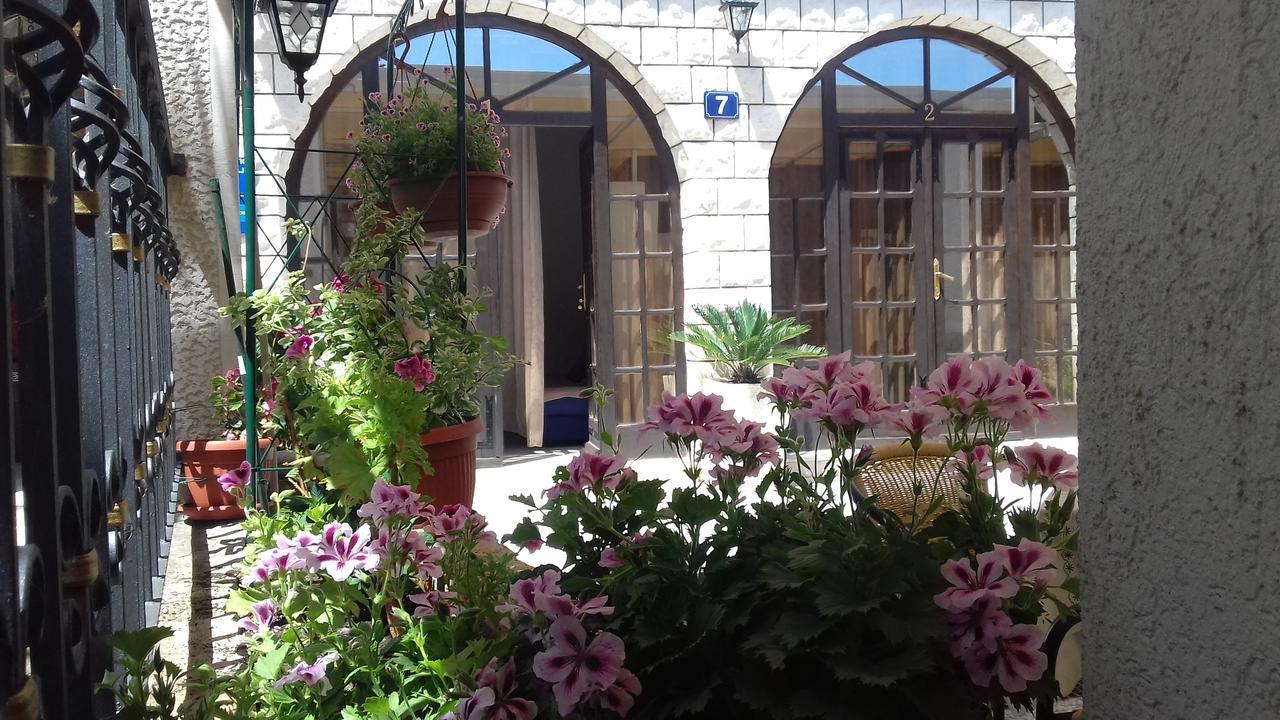 Guest House Villa Castio Petrovac Екстер'єр фото