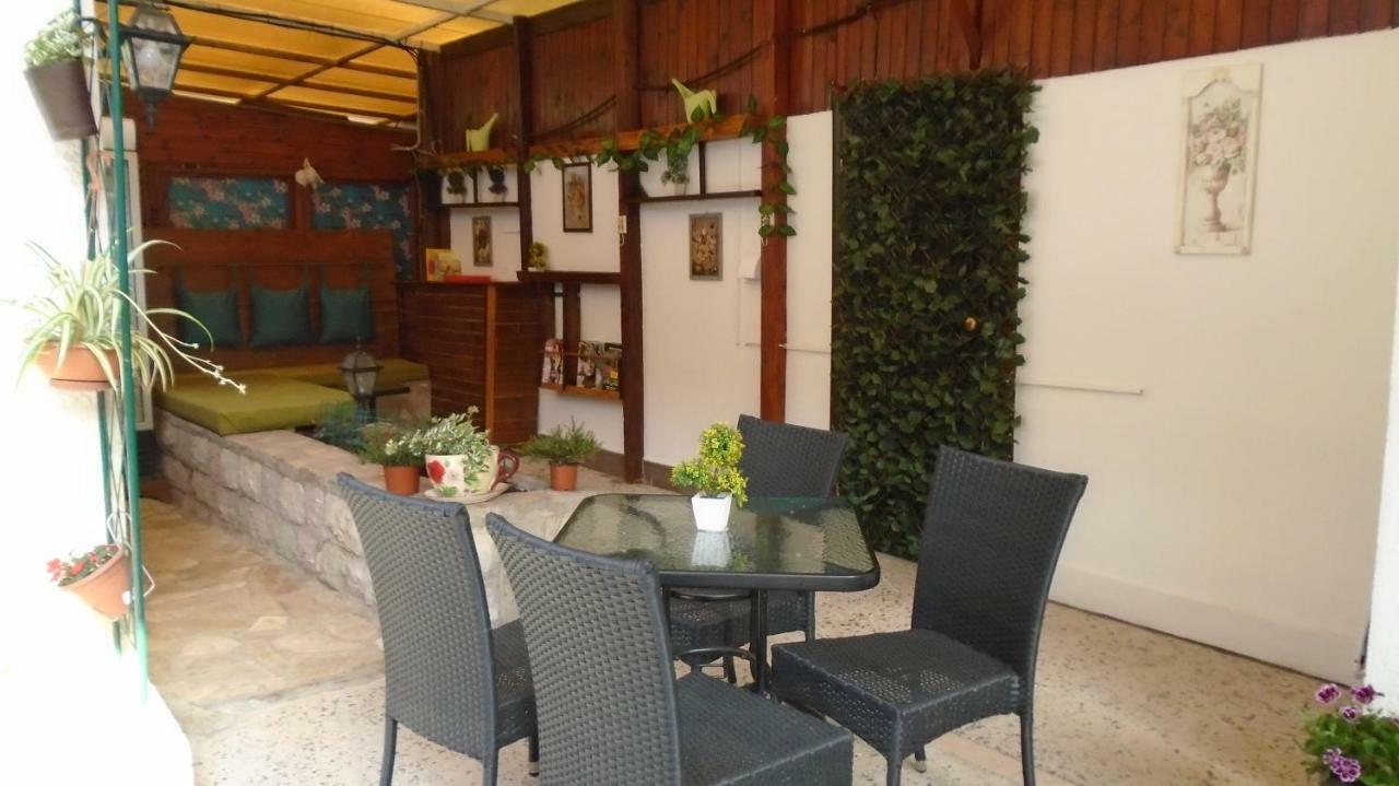 Guest House Villa Castio Petrovac Екстер'єр фото