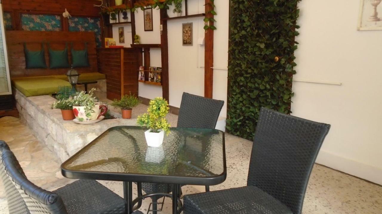 Guest House Villa Castio Petrovac Екстер'єр фото